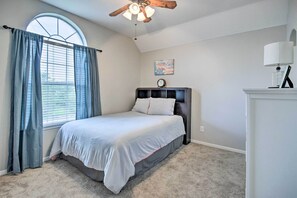 House (5 Bedrooms) | Interior