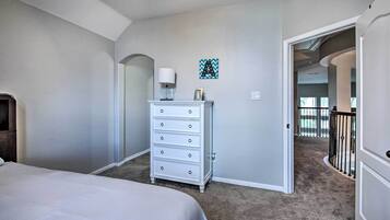House (5 Bedrooms) | Interior