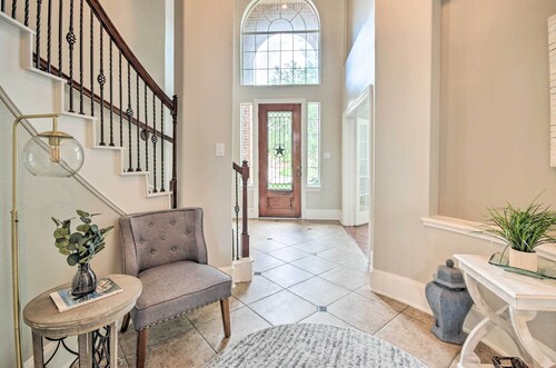 Spacious Home w/ Backyard ~ 25 Mi to Houston!