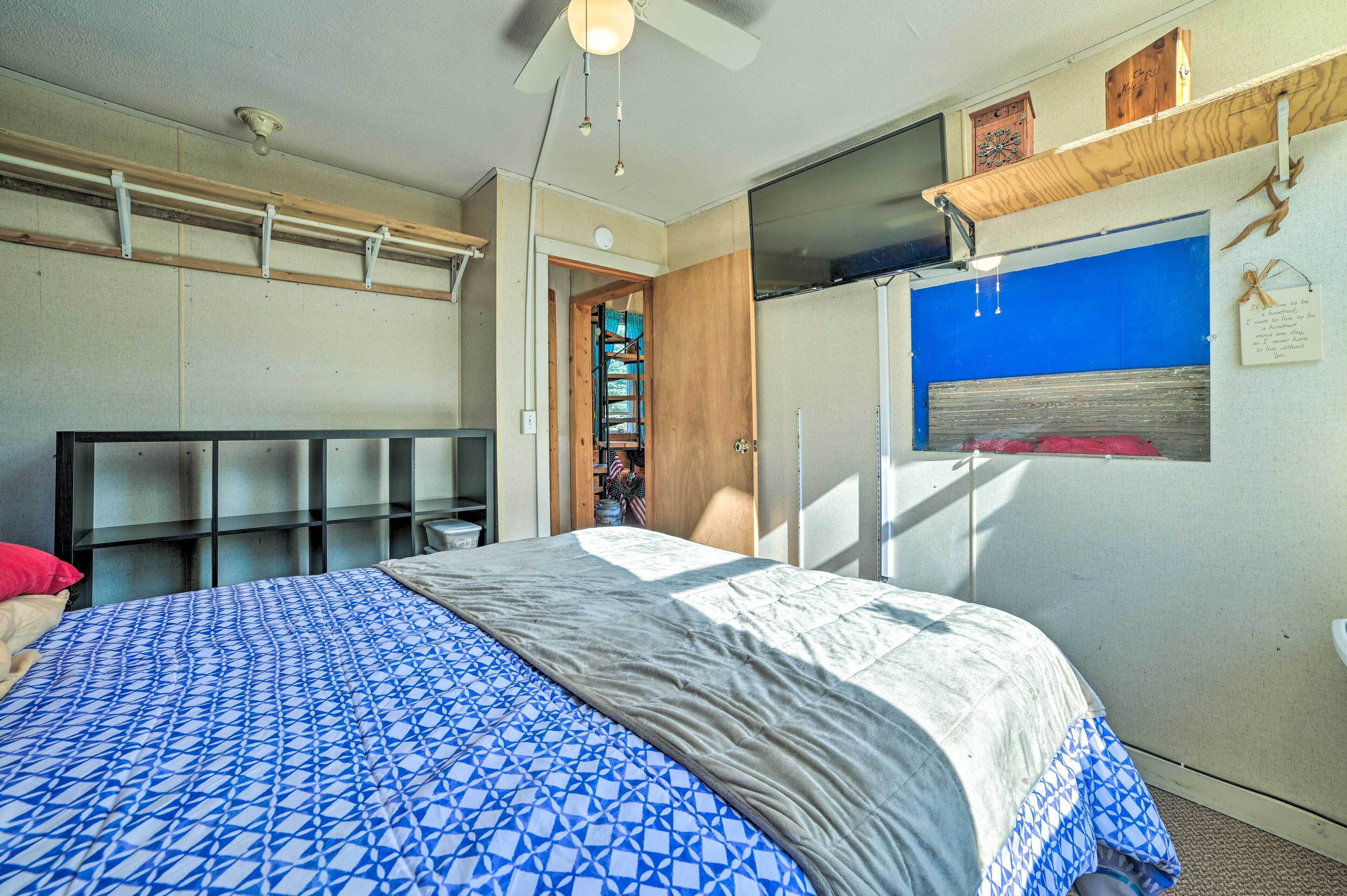 1 bedroom, iron/ironing board, bed sheets