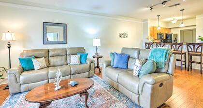 Lakefront Condo w/ Community Pool & Boat Dock