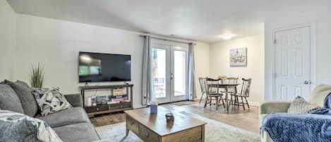 Apartment (2 Bedrooms) | Front of property