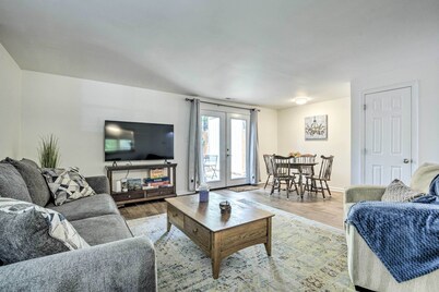 Walk to Dtwn & Breweries: Townhome in Cary!
