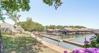 Sun-filled Condo w/ Smith Mountain Lake Views