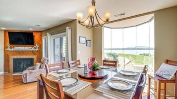 Apartment (2 Bedrooms) | Front of property