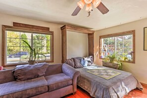 Interior - Pet-friendly Mount Shasta Home w/ Hot Tub! (Mount Shasta)