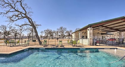 Upscale Tiny Home - Boho-chic Austin Getaway!