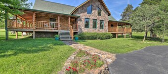 Eureka Springs Area Cabin w/ Deck + 7 Acres!