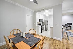 Interior - Bright Sunnyvale Condo w/ Community Pool! (Sunnyvale)