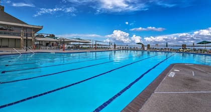 Idyllic Montgomery Condo w/ Pool & Lake View!