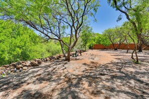 Interior - Near Hiking: Creekfront Verde Valley Retreat (Camp Verde)