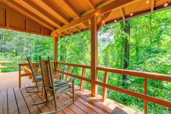 Apartment (2 Bedrooms) | Terrace/patio - Maggie Valley Townhome In Smoky Mountain Foothills (Waynesville)