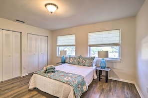 House (3 Bedrooms) - St Petersburg Hideaway w/ Fire Pit & Grill! (St. Petersburg)