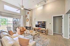 Interior - Modern Scottsdale Condo ~ 10 Mi to Old Town! (Scottsdale)