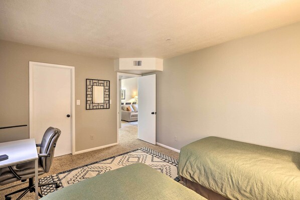 Interior - Modern Scottsdale Condo ~ 10 Mi to Old Town! (Scottsdale)