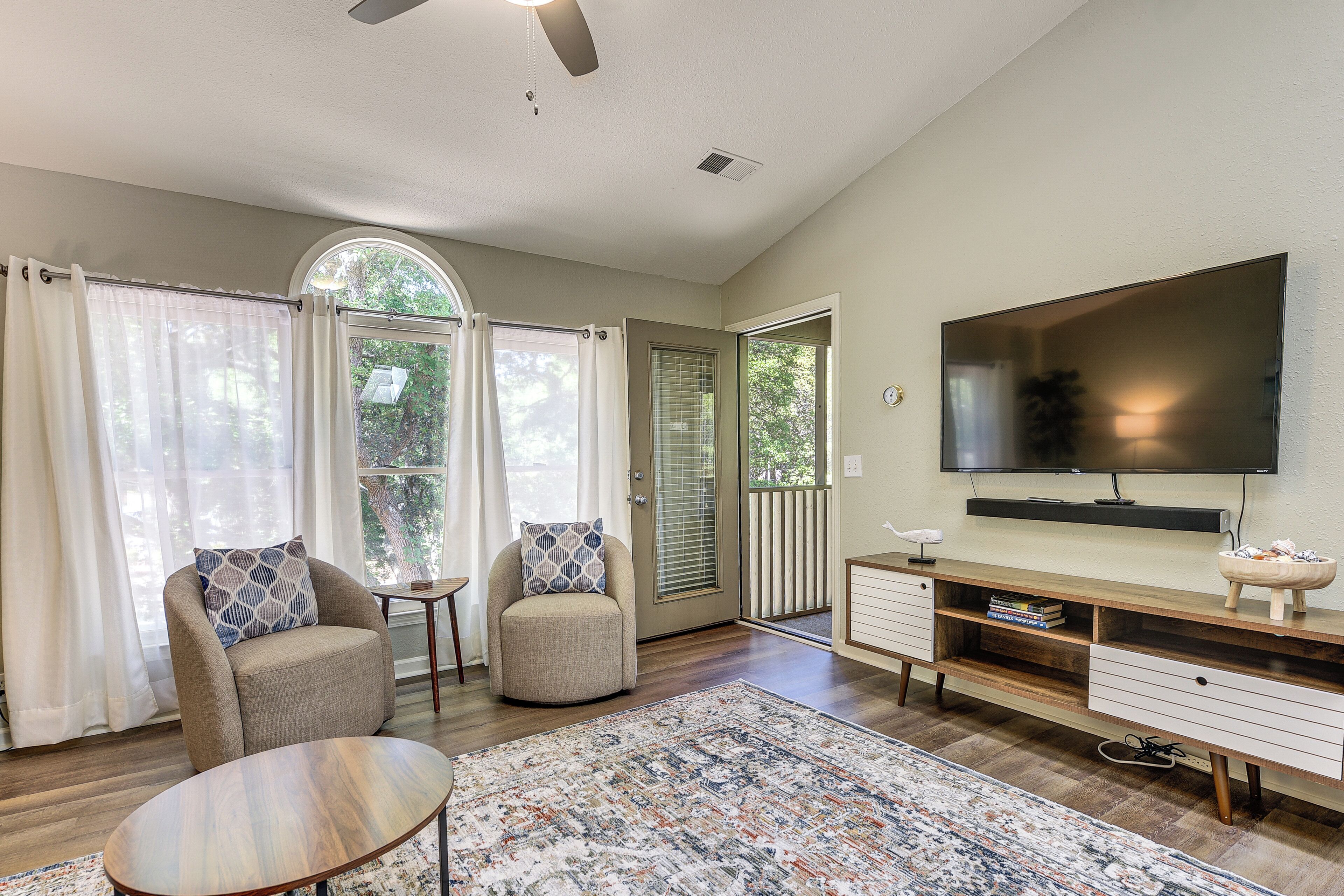 Apartment (1 Bedroom) | Interior