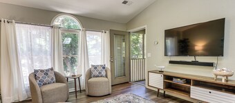 Resort Condo ~ 2 Mi to Sunset Beach Seashore!