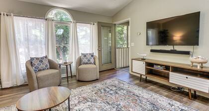 Resort Condo ~ 2 Mi to Sunset Beach Seashore!