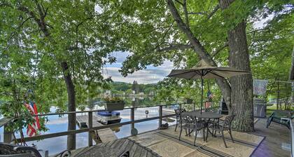 Riverfront Escape w/ Dock: 19 Mi to Saratoga!