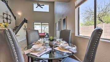 House (5 Bedrooms) | Interior