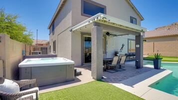 House (5 Bedrooms) | Interior