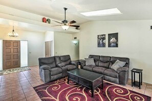 House (3 Bedrooms) | Interior