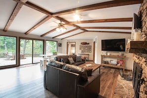 House (2 Bedrooms) | Interior