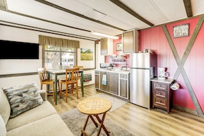 Interior - 6 Mi to Old Town, Panoramic Views: Cottonwood Gem! (Cottonwood)