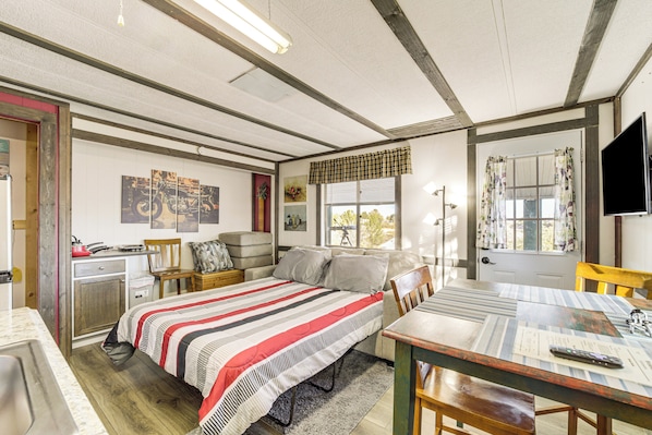 Interior - 6 Mi to Old Town, Panoramic Views: Cottonwood Gem! (Cottonwood)