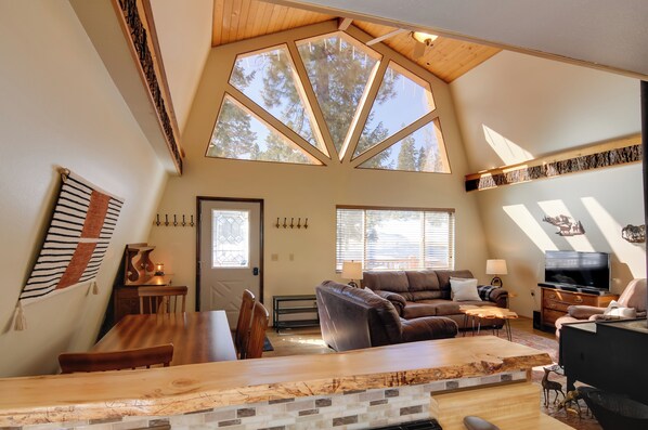 House (2 Bedrooms) | Interior