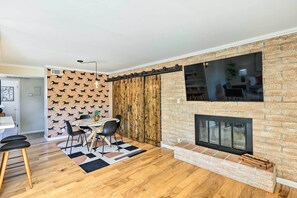 Apartment (3 Bedrooms) | Interior - Stunning Old Town Condo: Pool & Sunset Views! (Scottsdale)