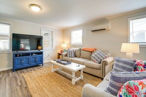 House (2 Bedrooms) | Interior - Duplex Unit < 2 Mi to Fishing & Beach Access (Oak Island)