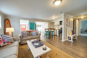 House (2 Bedrooms) | Living area - Duplex Unit < 2 Mi to Fishing & Beach Access (Oak Island)