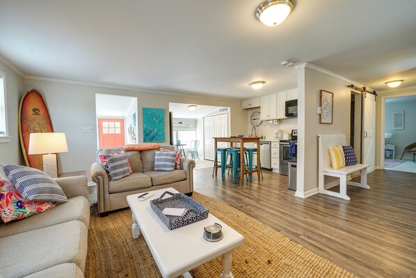 House (2 Bedrooms) | Living area - Duplex Unit < 2 Mi to Fishing & Beach Access (Oak Island)