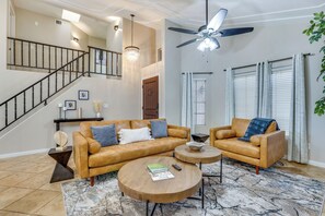 House (4 Bedrooms) | Interior - Pool, Golf Course Views: Desert Oasis in Glendale (Glendale)