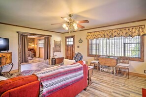 Iron/ironing board, bed sheets - Cozy Lake Charles Studio w/ Golf Course Views (Lake Charles)