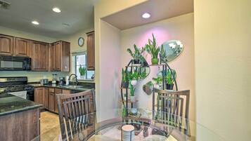 House (4 Bedrooms) | Private kitchen | Microwave, oven, stovetop, dishwasher