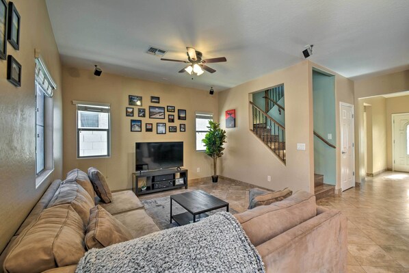 House (4 Bedrooms) | Interior