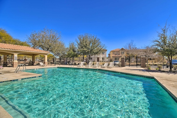 House (4 Bedrooms) | Front of property