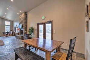 Apartment (3 Bedrooms) | Interior - Midway Golf & Adventure Hub, 17 Mi to Slopes! (Midway)