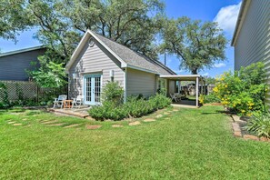 House (1 Bedroom) | Interior - Outdoor Oasis & Grills: Ultimate Rockport Home! (Rockport)