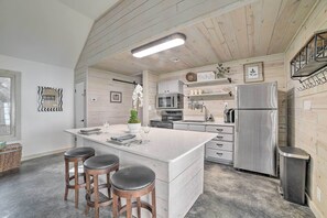 House (1 Bedroom) | Interior - Outdoor Oasis & Grills: Ultimate Rockport Home! (Rockport)