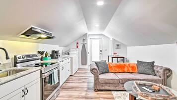 Apartment (0 Bedroom) | Interior