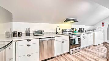 Apartment (0 Bedroom) | Interior