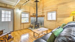 TV - Secluded Patriot Escape - 50 Acres of Hiking! (Patriot)