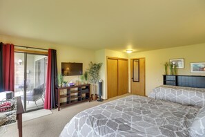 Apartment (2 Bedrooms) | Interior - Bigfork Condo w/ Hot Tub Access, By Lake! (Bigfork)