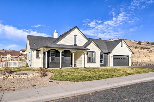 Stylish Klamath Falls Unit < 1/2 Mi to Oit!