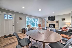 Cottage (3 Bedrooms) | Interior - Secluded Suttons Bay Retreat w/ Fire Pit! (Suttons Bay)