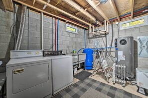 Cottage (3 Bedrooms) | Interior - Secluded Suttons Bay Retreat w/ Fire Pit! (Suttons Bay)