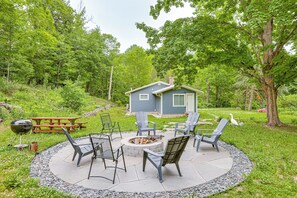 Cottage (3 Bedrooms) | Interior - Secluded Suttons Bay Retreat w/ Fire Pit! (Suttons Bay)